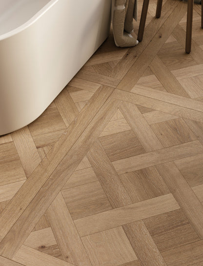 Cambridge Nogal 120×120 – Price on Enquiry